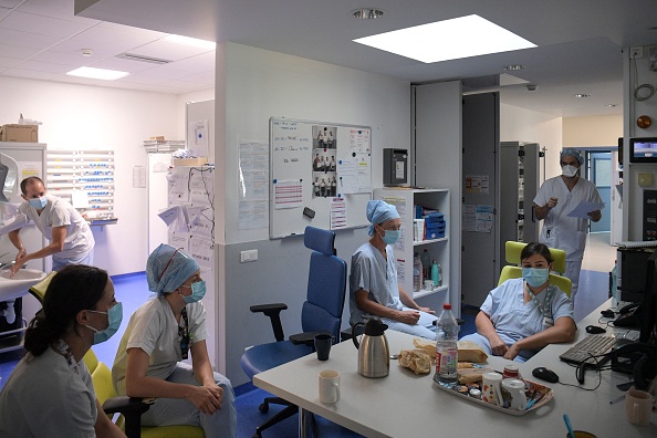 Service de réanimation de l'hôpital Émile Muller à Mulhouse. (Photo : SEBASTIEN BOZON/AFP via Getty Images)