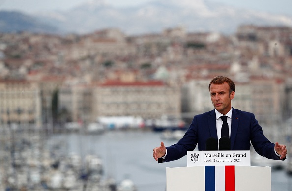 Le Président Emmanuel Macron au Palais du Pharo, le 2 septembre 2021, à Marseille. (Photo : GUILLAUME HORCAJUELO/POOL/AFP via Getty Images)