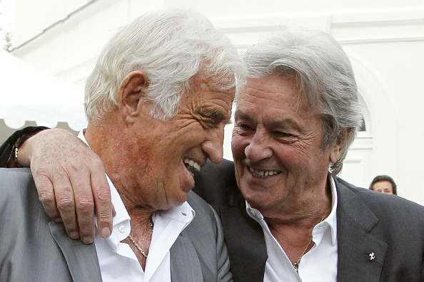 Alain Delon et Jean-Paul Belmondo. (Photo : PATRICK KOVARIK/AFP via Getty Images)