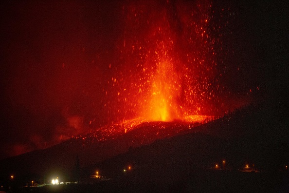Éruption d'un volcan dans le parc national Cumbre Vieja sur l'île espagnole de La Palma des Canaries. (Photo : DESIREE MARTIN/AFP via Getty Images)