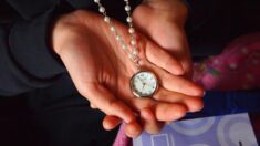 Loire-Atlantique : à Rezé, la Ville demande aux gens de ne plus porter de bijoux « de façon visible »