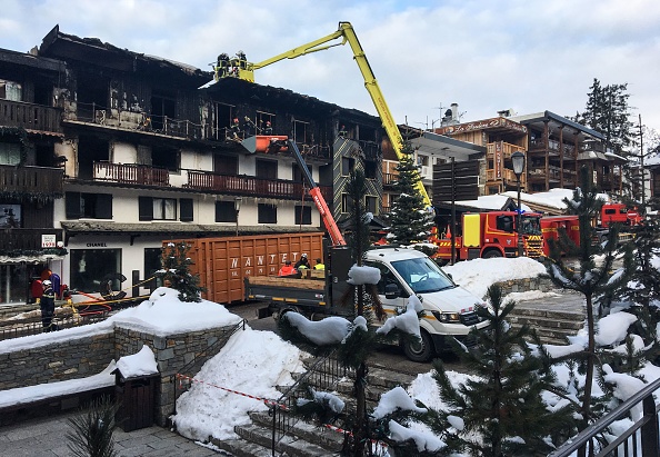 L'incendie était survenu le 20 janvier 2019 dans un bâtiment des années 70 qui hébergeait des travailleurs saisonniers dans la station de Courchevel. (Photo FANNY HARDY/AFP via Getty Images)