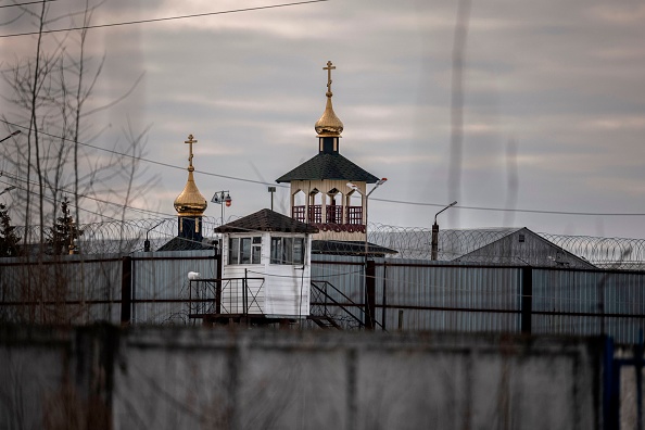 -Illustration- La colonie pénitentiaire N2, où le critique du Kremlin Alexei Navalny a été transféré, prison dans la ville de Pokrov le 1er mars 2021. Photo par Dimitar DILKOFF/AFP via Getty Images.