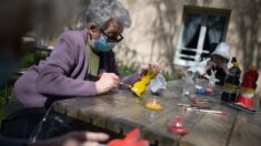 « Ça me donne du peps, de l’énergie pour la journée » : une crèche dans une maison de retraite de Gironde, pour rompre l’isolement