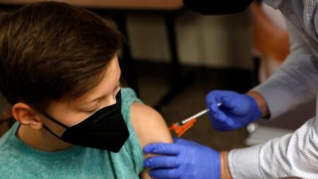 Pfizer/BioNTech demande l’autorisation de son vaccin pour les 5-11 ans au Canada