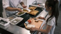 Les élèves lyonnais ne mangeront plus de cordon bleu à la cantine en 2022