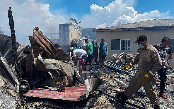 Vue des dégâts causés par un énorme incendie sur l'île de Guanaja, dans les touristiques Islas de la Bahia, au Honduras, le 2 octobre 2021. (Photo : GABRIELA VALLADARES/AFP via Getty Images)