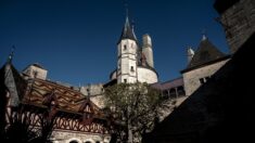 « Touche pas à mon château » : le combat d’un village de Bourgogne, victime d’une rocambolesque affaire de blanchiment d’argent