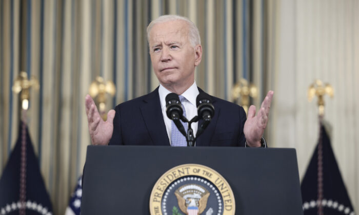 Le Président américain Joe Biden s'adresse aux journalistes à la Maison Blanche à Washington. (Photo : Anna Moneymaker/Getty Images)