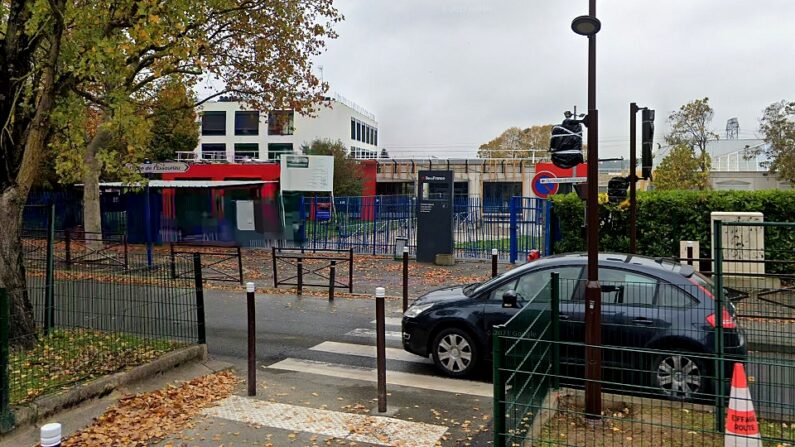 Lycée de l’Essouriau, à Les Ulis - Google maps