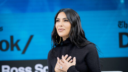 Kim Kardashian aide des footballeuses afghanes menacées à quitter leur pays