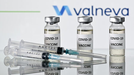 Vaccins Covid-19 : le franco-autrichien Valneva obtient un contrat de l’UE allant jusqu’à 60 millions de doses