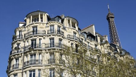 Immobilier : les prix flambent en Île-de-France et baissent à Paris