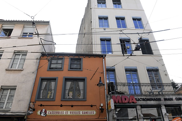 Rue principale de "La Croix Rousse" à Lyon, dans le sud-est de la France. (PHILIPPE DESMAZES/AFP via Getty Images)