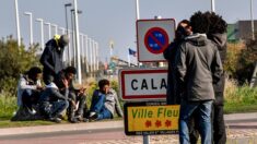 Migrants : Emmanuel Macron veut « renforcer la coopération » avec Londres