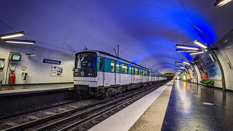 Station Gambetta, ligne 3, Paris, Mohamed SY, CC BY-SA 4.0