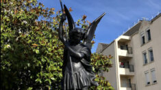 Sables-d’Olonne : la statue de Saint-Michel terrassant le dragon sera-t-elle déboulonnée ?