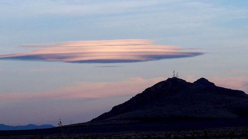 Nuage lenticulaire - Par Brandy Jenkins, CC BY 2.5, https://commons.wikimedia.org/w/index.php?curid=340930