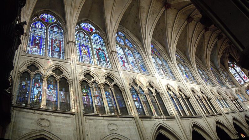 La nef de l'église Saint-Séverin, l'une des églises les plus anciennes de Paris. (Crédit : Patrice78500)