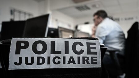 Homme tué en juillet à Paris: cinq suspects mis en examen dont deux écroués