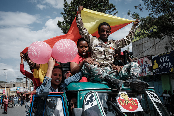 -Des combattants rebelles du Tigré, frappé par la guerre en Éthiopie, ont pris le contrôle d'un plus grand territoire en juin Le 29 février 2021, un jour après avoir repris la capitale locale et promis de chasser tous les « ennemis » de la région. Photo de Yasuyoshi Chiba / AFP via Getty Images.