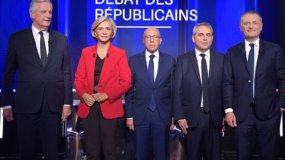 Les candidats LR pour l'élection présidentielle 2022 : Michel Barnier, Eric Ciotti, Xavier Bertrand, Valerie Pecresse et Philippe Juvin.  (Photo : JULIEN DE ROSA/AFP via Getty Images)