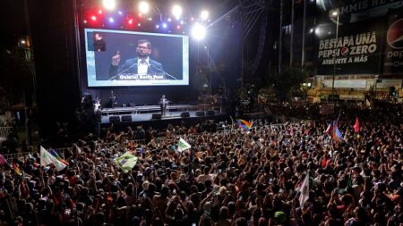Chili: plusieurs dirigeants saluent la victoire du candidat de gauche Gabriel Boric