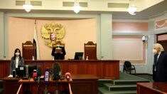 Russie: la Cour suprême dissout Mémorial, pourfendeur des crimes d’Etat