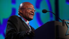 Afrique du Sud : Desmond Tutu, icône de la lutte anti-apartheid, est décédé à l’âge de 90 ans