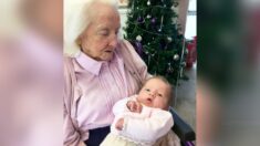 Une arrière-arrière-grand-mère de 100 ans rencontre la première petite fille née dans la famille depuis 75 ans