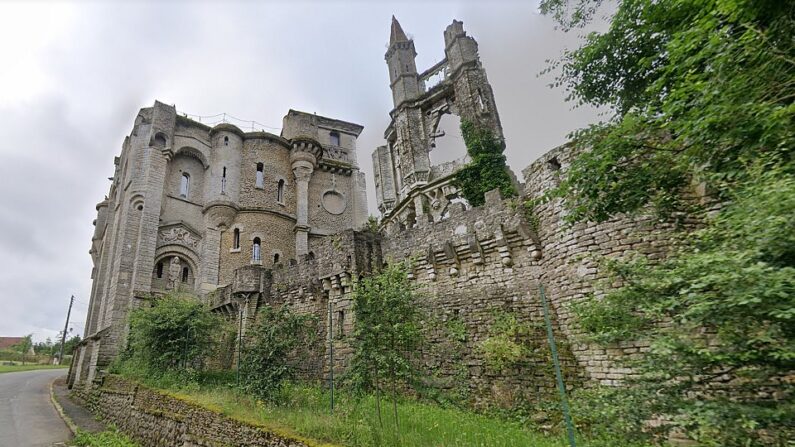Château privé de Boulogne-la-Grasse (vue de derrière), situé dans l’Oise - Google maps