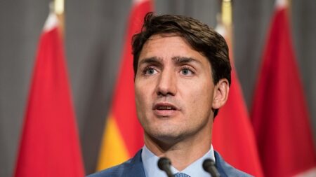 Justin Trudeau exhorte les enfants à solliciter la vaccination auprès de leurs parents