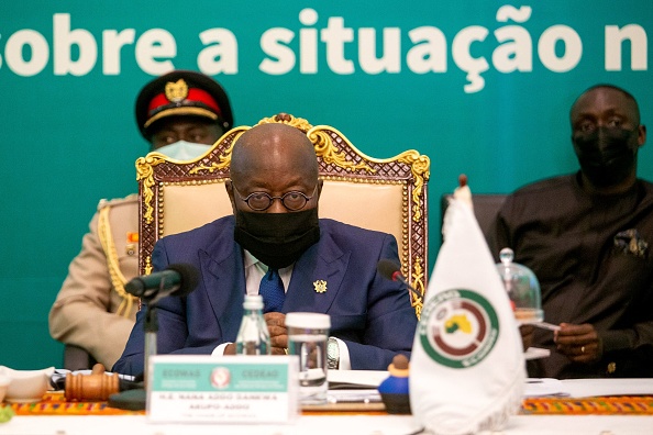 -Le président du Ghana Nana Akufo-Addo préside le Sommet extraordinaire de la CEDEAO sur la situation au Mali à Accra le 30 mai 2021. Photo NIPAH DENNIS/AFP via Getty Images.