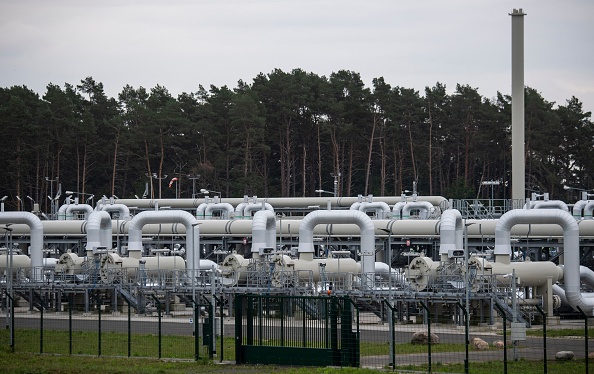 -La station de réception est le lien logistique entre le pipeline Nord Stream 2 et le réseau de gazoducs européen le 21 septembre 2021. Photo de John MACDOUGALL / AFP via Getty Images.
