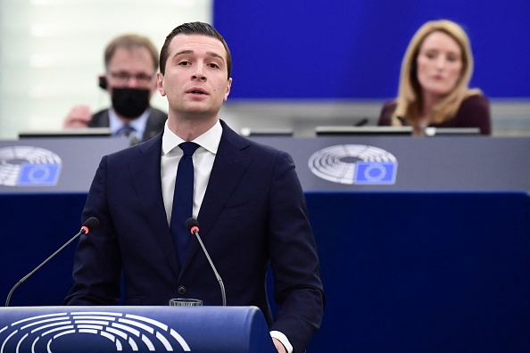 « Il est vital que votre mandat reste unique » : Jordan Bardella fustige Emmanuel Macron au Parlement européen
