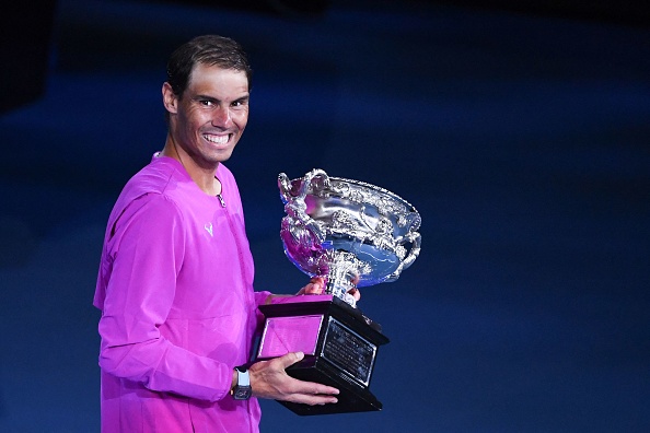 Rafael Nadal a remporté un historique 21e titre du Grand Chelem en battant Daniil Medvedev en finale de l'Open d'Australie, à Melbourne, le 31 janvier 2022. (Photo : WILLIAM WEST/AFP via Getty Images)