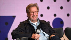 Eric Clapton: « Les personnes qui vont se faire vacciner sont sous l’emprise d’une hypnose de masse »