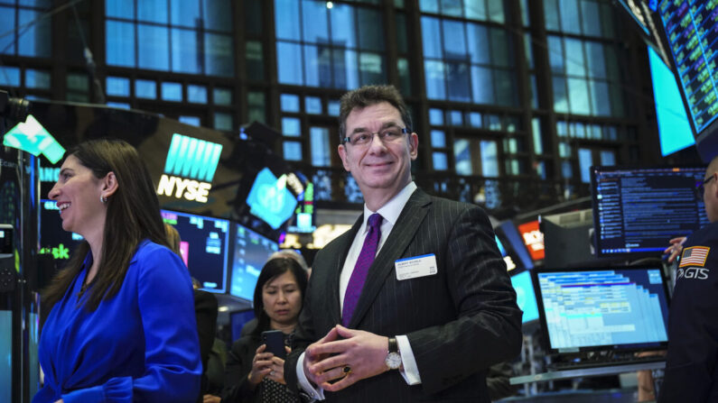 Albert Bourla, le directeur général de la société pharmaceutique Pfizer, à la bourse de New York, le 17 janvier 2019. (Drew Angerer/Getty Images)