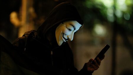 Guerre en Ukraine : les hackers Anonymous revendiquent une cyberattaque contre des médias russes