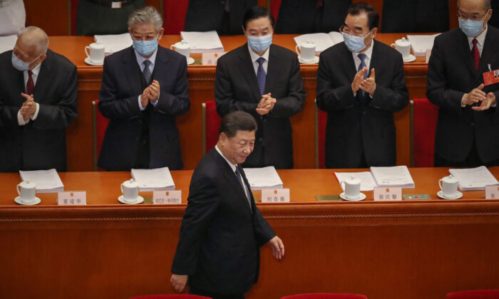 Le chef du Parti communiste chinois Xi Jinping arrive au Grand Hall du peuple pour l'ouverture du Congrès national du peuple, le 22 mai 2020 à Pékin, en Chine. (Andrea Verdelli/Getty Images)