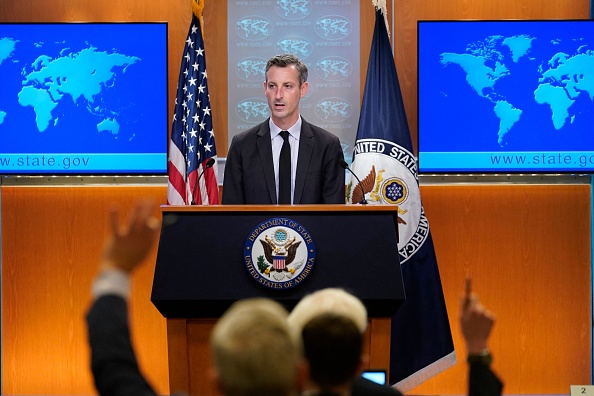 Le porte-parole du département d'État Ned Price prend la parole au département d'État à Washington, DC, le 1er février 2022. Photo de Susan Walsh / POOL / AFP via Getty Images.