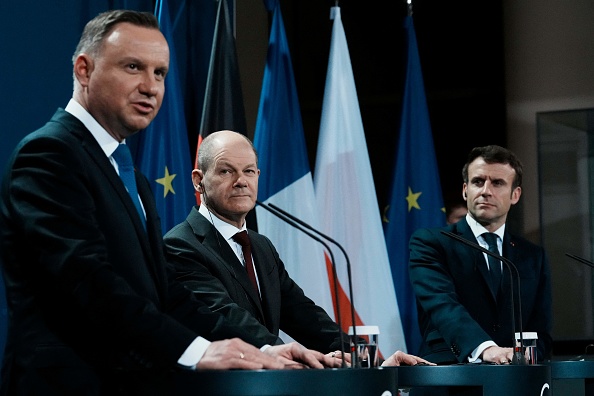 Eviter une guerre en Europe, la France, l’Allemagne et la Pologne unis. Photo par Thibault Camus / POOL / AFP via Getty Images.