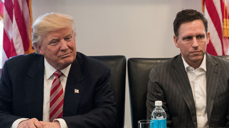 Donald Trump et Peter Thiel. (Photo : Drew Angerer/Getty Images)