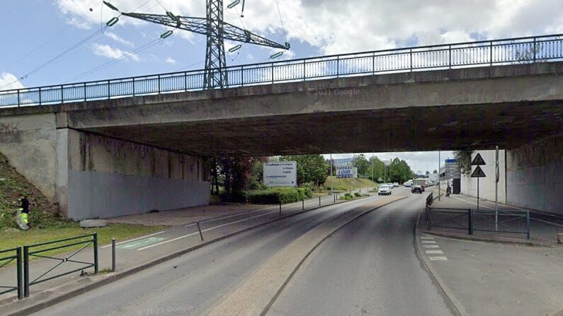Pont près de la gare de Grigny Centre - Googlr maps