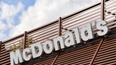 Le McDonald’s d’Aix-en-Provence refuse une famille ukrainienne, faute de passe sanitaire