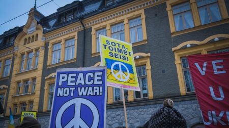La Finlande, pays « le plus heureux au monde », prête à la guerre contre la Russie