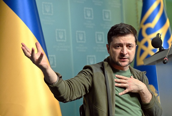 Le Président ukrainien Volodymyr Zelensky. 
(Photo : SERGEI SUPINSKY/AFP via Getty Images)