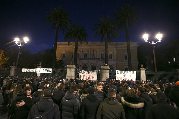 Rassemblement de soutien à Yvan Colonna, devant la préfecture à Ajaccio en Corse, le 9 mars 2022. (Photo : PASCAL POCHARD-CASABIANCA/AFP via Getty Images)