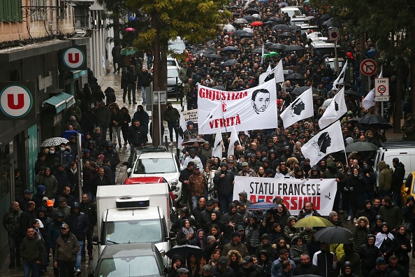 Des milliers de personnes manifestent une semaine après la tentative d'assassinat d'Yvan Colonna en prison à Arles. Bastia, le 13 mars 2022. (Photo : PASCAL POCHARD-CASABIANCA/AFP via Getty Images)