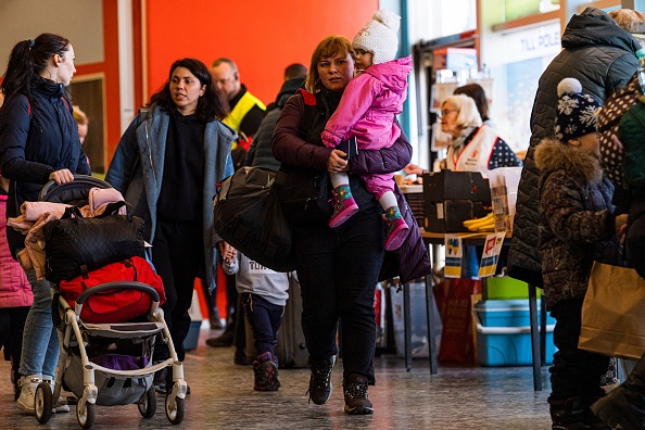 Arrivée de réfugiés ukrainiens en Suède, le 15 mars 2022.  (JONATHAN NACKSTRAND/AFP via Getty Images)